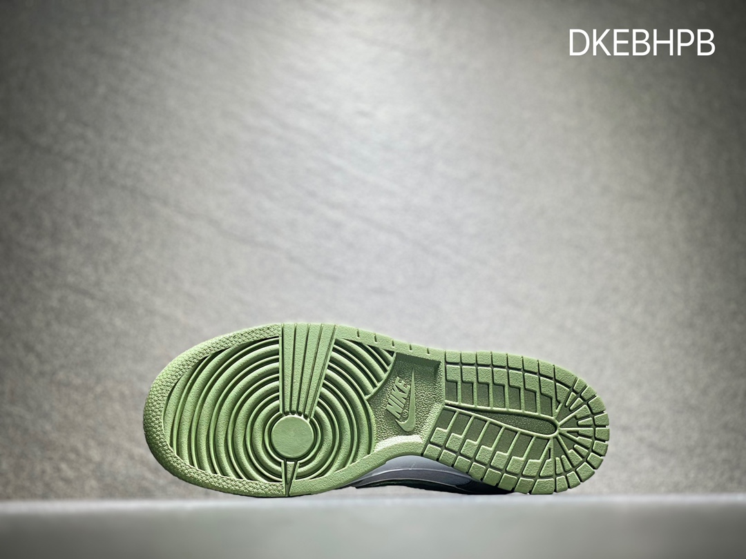 320 Nike SB dunk Low 低帮休闲运动滑板板鞋 FF0918-016