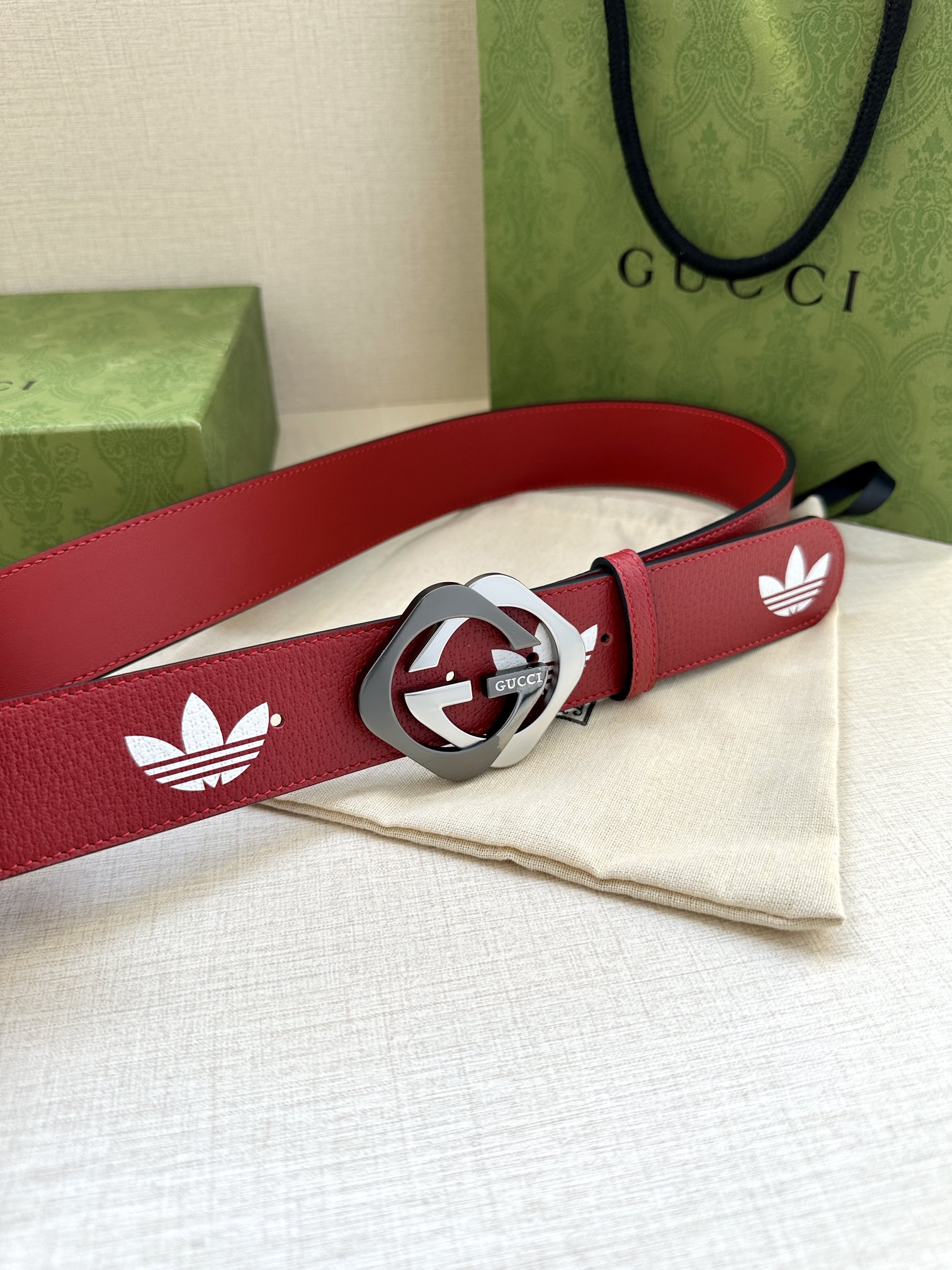 Gucci Style Black Leather Men's Belts Lookbook Reference image 2