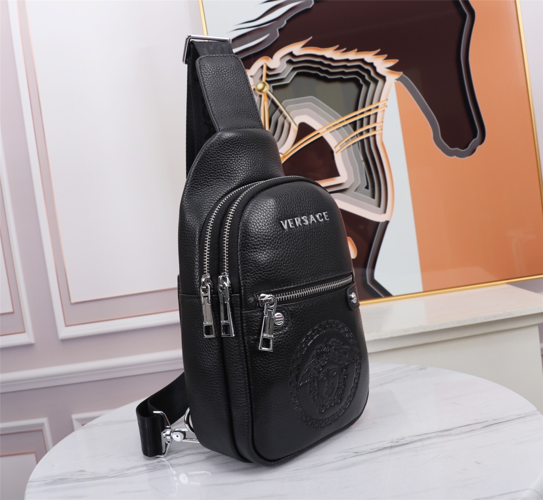 🌹VERSACE （范思哲）🆕高级定制 男士胸包系列 官网代购 顶级品质，可专柜对比。顶级进口专用牛皮，