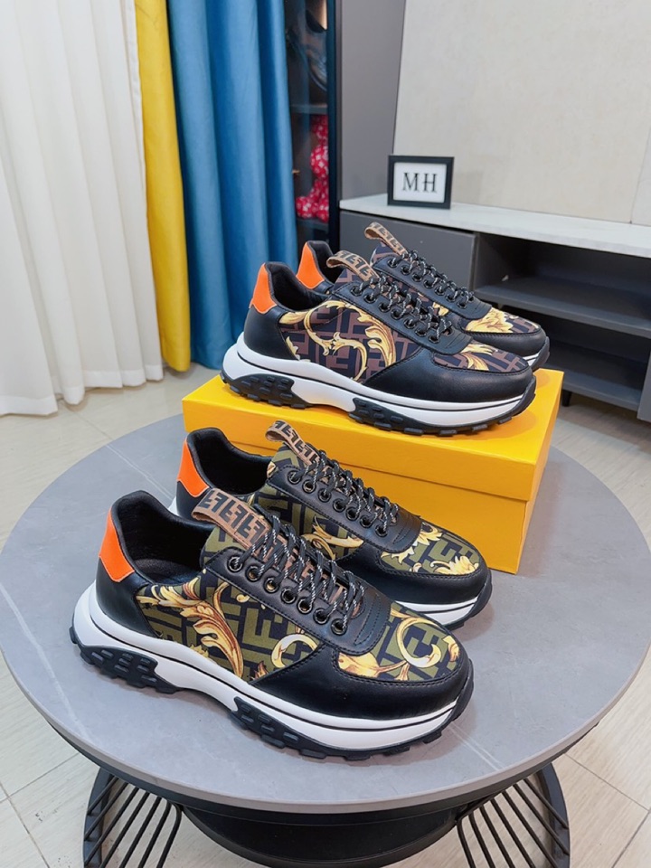 J0 Fendi 芬迪 经典舒适男士,牛皮压花真皮内里原版超轻橡胶材质粗纹大底 这种独特的轻薄风格适合这个季节的随意而精致的感性,上脚舒适自然 秋冬休闲出行日常款38/44