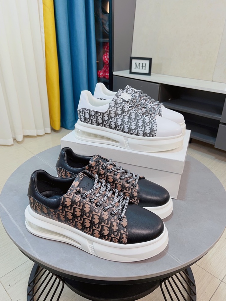 I5 Dior 迪奥  爆卖款官网全球首发男鞋高端品牌 官网最系列：鞋面采用进口牛皮搭配专供面料打造网布透气内里.让行走更加便捷舒适与官方的质量相比美的1：1复刻.打造时尚个性衬托你的与众不同潮男必备!经典款.男码：38-44.