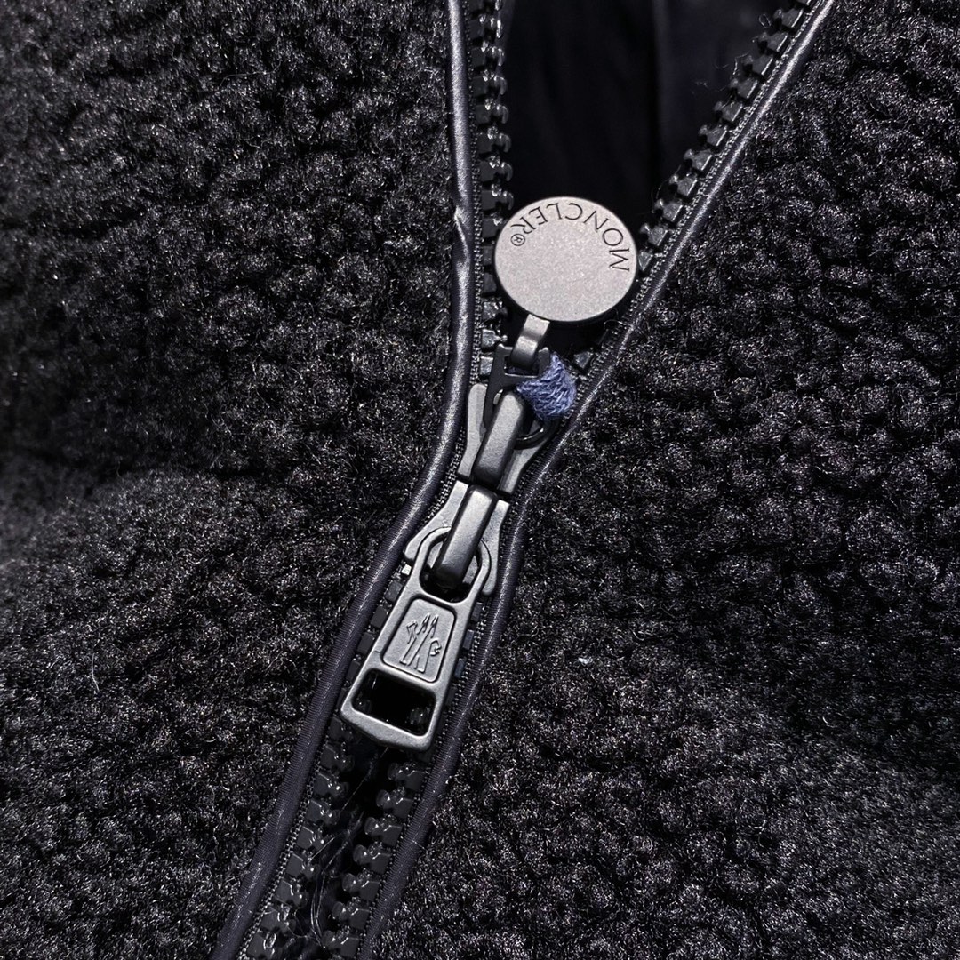 Moncler (配防尘袋) 22FW秋冬新款羊羔毛面料拼接梭织面料 经典玛雅连帽羽绒棉夹克