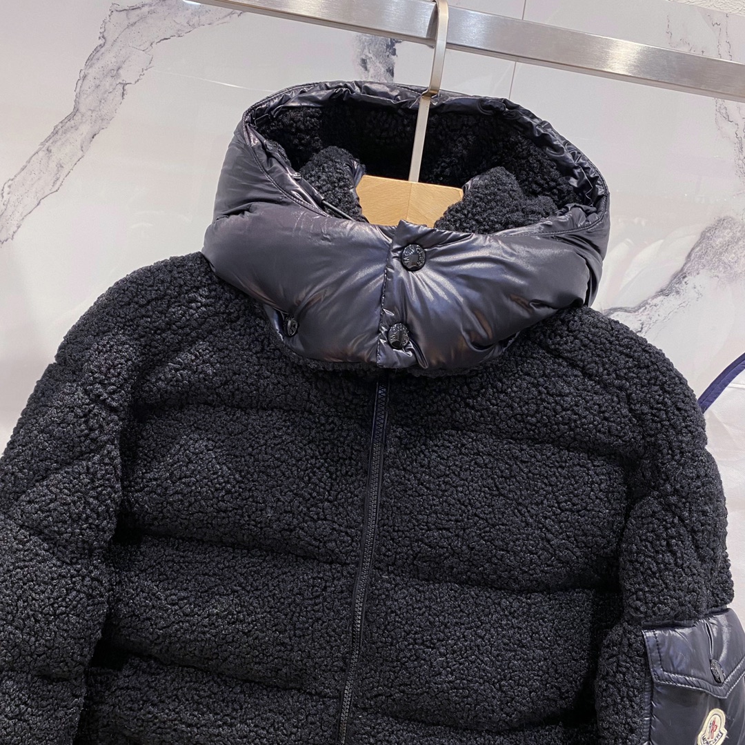Moncler (配防尘袋) 22FW秋冬新款羊羔毛面料拼接梭织面料 经典玛雅连帽羽绒棉夹克
