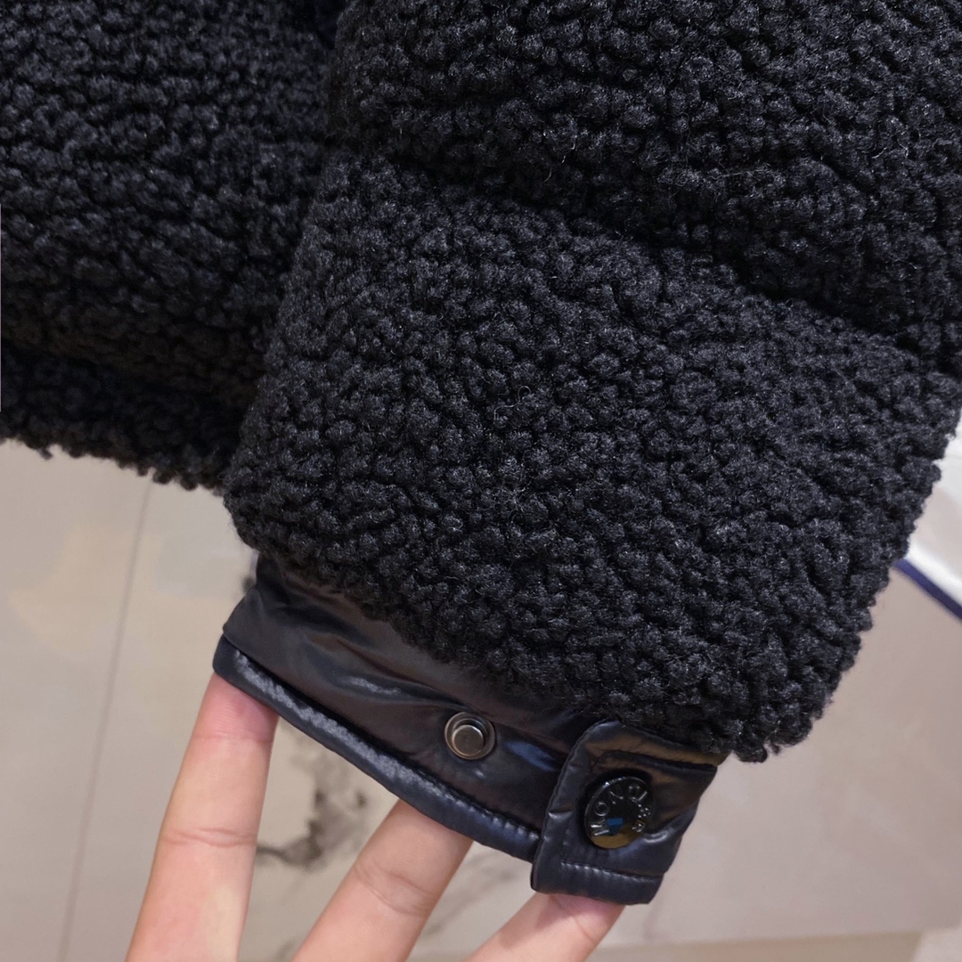 Moncler (配防尘袋) 22FW秋冬新款羊羔毛面料拼接梭织面料 经典玛雅连帽羽绒棉夹克