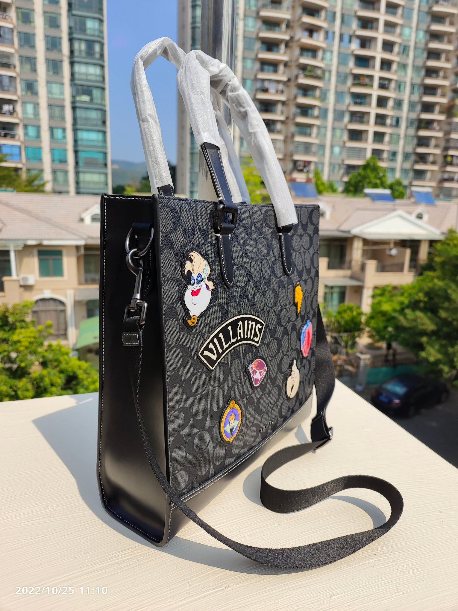 Coach COACH cc559蔻驰新款迪士尼联名款反派系列托特包 单肩手提包黑色单肩斜挎手提公文包尺寸35.37.8