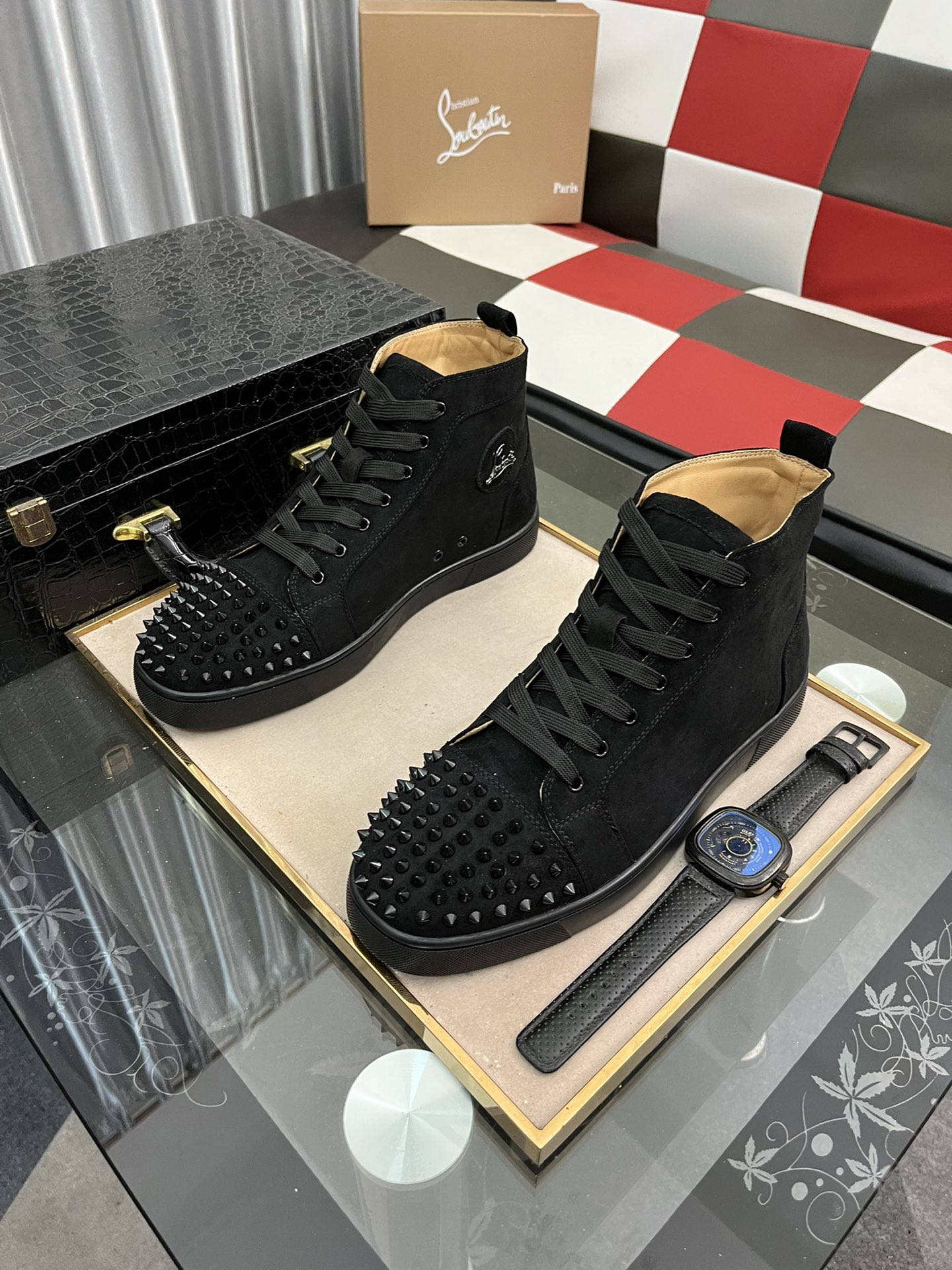 240christian louboutin（CL） Estilo completo , zapatos de tabla casual Modelos calientes exclusivos li