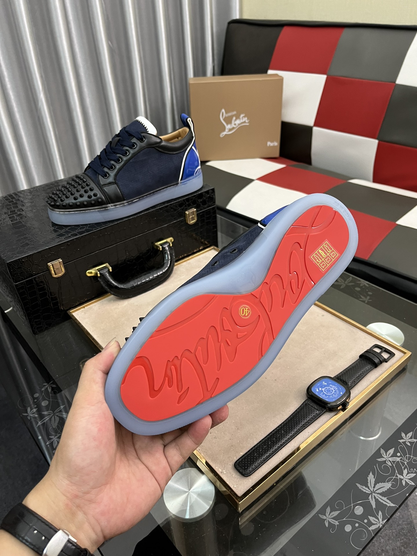 P210Chriatian louboutin（红底鞋）⌚️⌚️christian louboutin（CL红底鞋）系列工厂 款式齐全 ，休闲板鞋📢 📢 📢 独家热款发布🎈🎈💪活动乳胶垫脚 全套包装 ，全球供货😝 【顶级版】：原版进口牛皮鞋面，原版水染牛皮内里，原版开模tpu大底，原版1:1细节处理，原版鞋楦，码数：38-45、