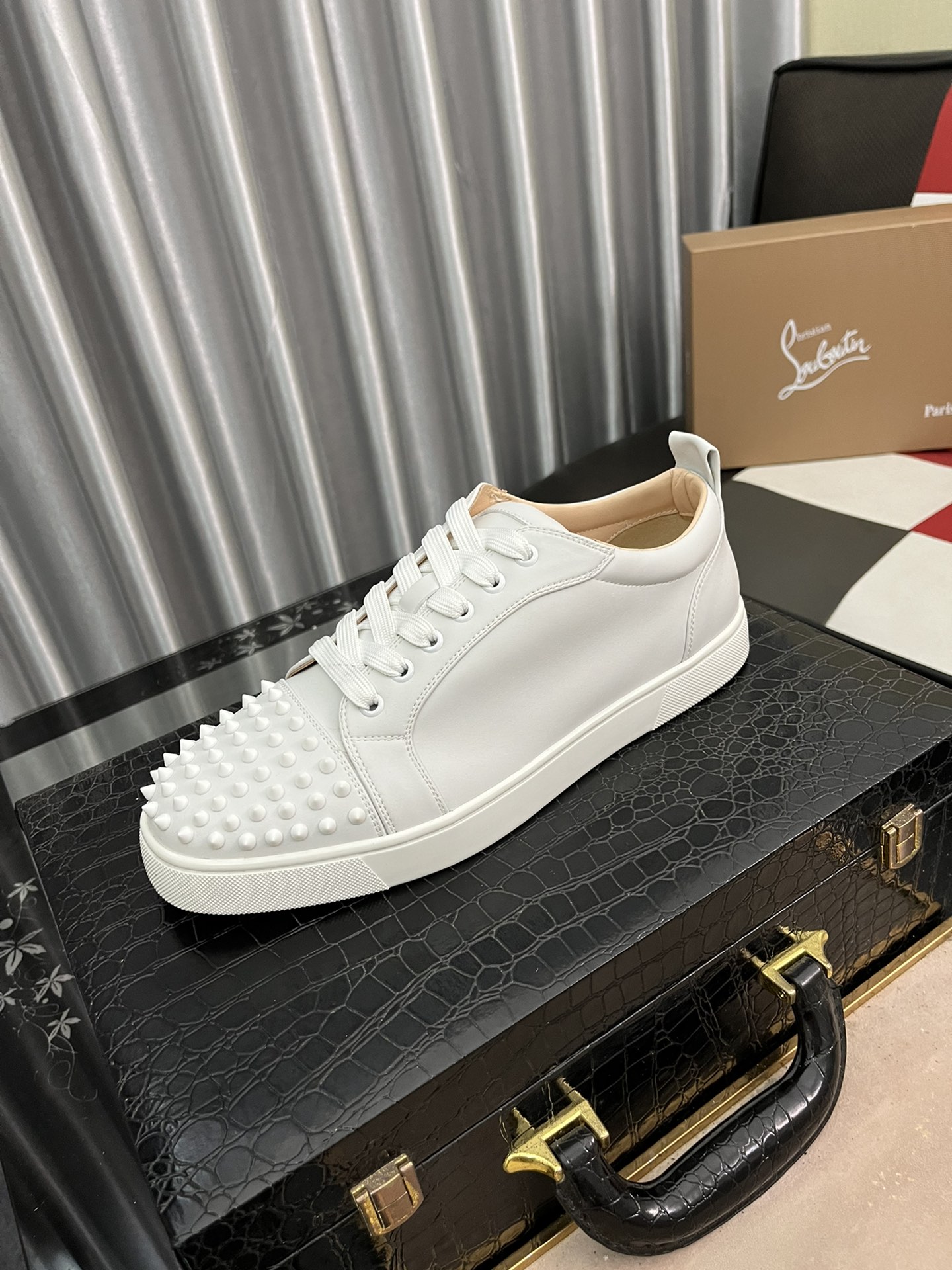230christian louboutin (CL zapatos inferiores rojos) serie fábrica Estilo completo , zapatos de tabl
