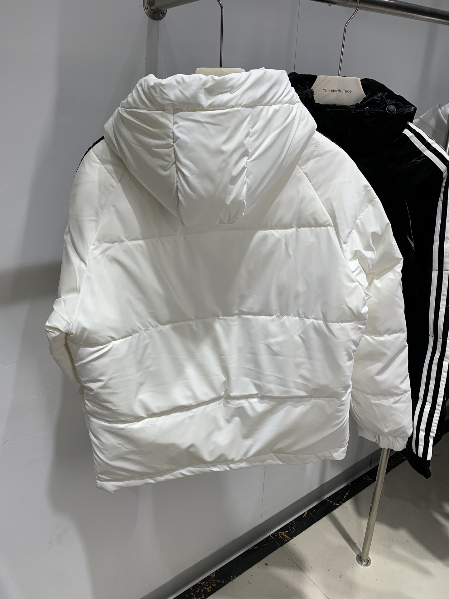 225 adidas 阿迪达斯经典三杠白鸭绒冬季羽绒服