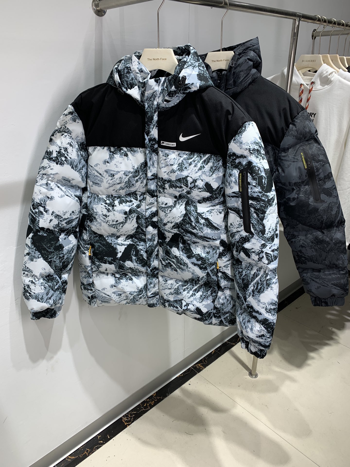 195 耐克 nike冬季新品 羽绒棉服 适合各种风格穿搭