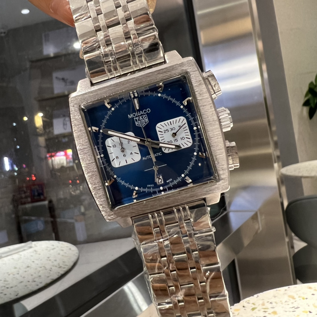 Limited Edition Tagheuer F1 Formula World Champion Fangio Vangio Wristwatch with Six-Inch Calendar - 图片 5