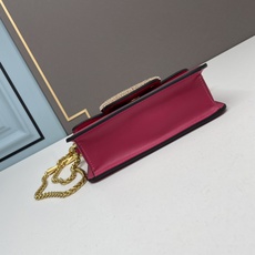 小号VALENTINO MINI LOCÒ仿水晶装饰手袋-VLogo Signature施华洛世奇®仿水 小号VALENTINO MINI LOCÒ仿水晶装饰手袋-VLogo Signature施华洛世奇®仿水