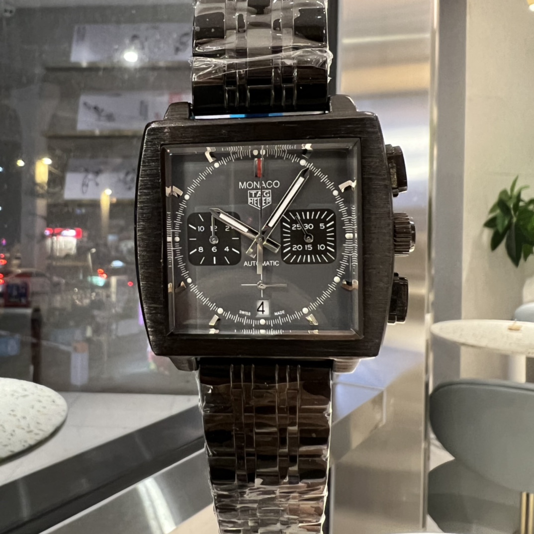 Tagheuer Limited Edition Fangio F1 Formula Champion Wristwatch with Calendar Feature - 图片 4