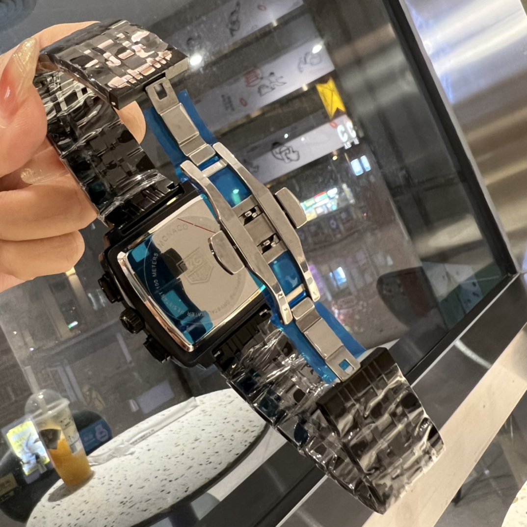 Tagheuer Limited Edition Fangio F1 Formula Champion Wristwatch with Calendar Feature - 图片 9