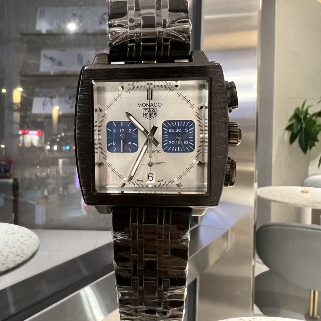 Tagheuer Limited Edition Fangio F1 Formula Champion Wristwatch with Calendar Feature - 图片 5