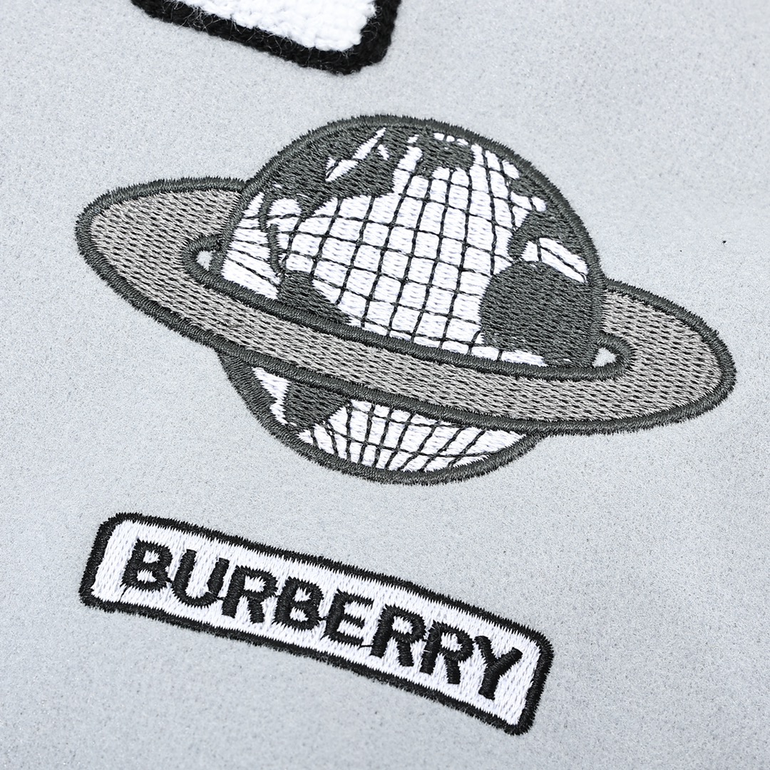 400 Burberry/巴宝莉灰色白袖拼接图案刺绣棒球服夹克外套