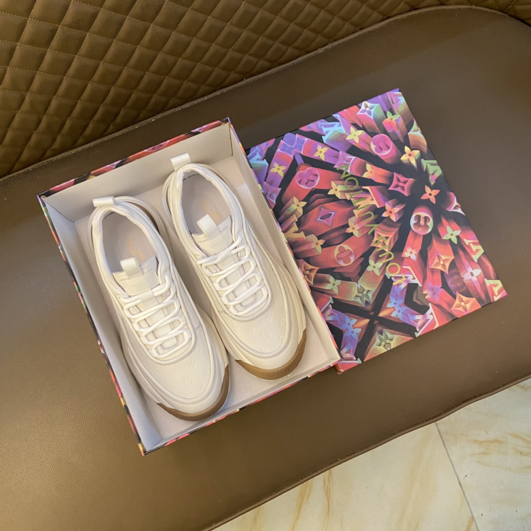 J0 LOUlS VUlTTON 路易威登～独特现风套脚鞋 LV专柜代购休闲鞋 男士2022专柜同步发售,意大利进口原版品牌精选头层柔软牛皮.牛皮内里 拒绝脱色磨脚鞋底：原厂特供原版底,.法国懒人风格设计 套脚 贴原单品质 超舒服原版底 .就好像实物拍摄实物更赞 适合户外司机驾车完美 高品质板鞋,男装男鞋码数：38-44 45可定做 白色选