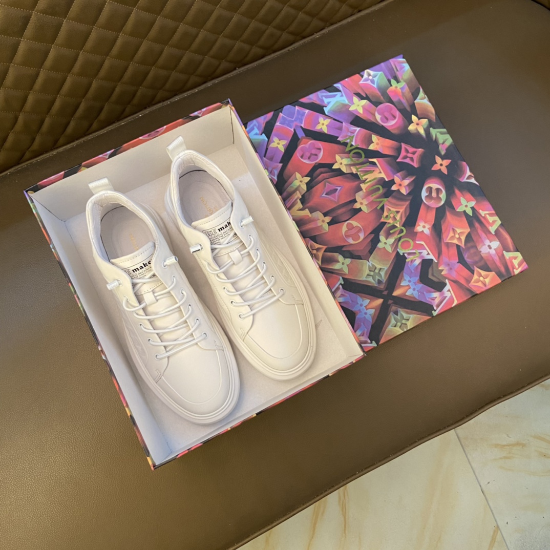 J0 LOUlS VUlTTON 路易威登～独特现风套脚鞋 LV专柜代购休闲鞋 男士2022专柜同步发售,意大利进口原版品牌精选头层柔软牛皮.牛皮内里 拒绝脱色磨脚鞋底：原厂特供原版底,.法国懒人风格设计 套脚 贴原单品质 超舒服原版底 .就好像实物拍摄实物更赞 适合户外司机驾车完美 高品质板鞋,男装男鞋码数：38-44 45可定做 白色 选