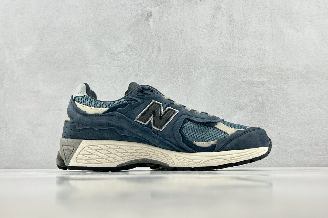 A版NewBalance2002R“