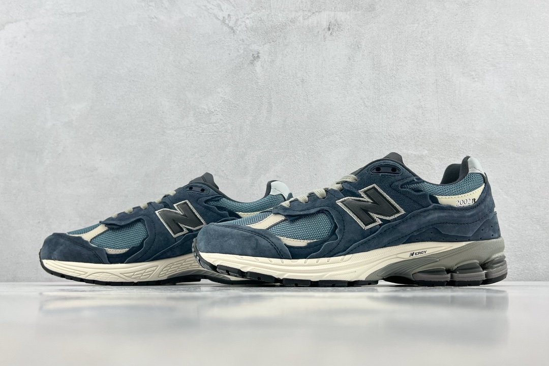 A版NewBalance2002R“