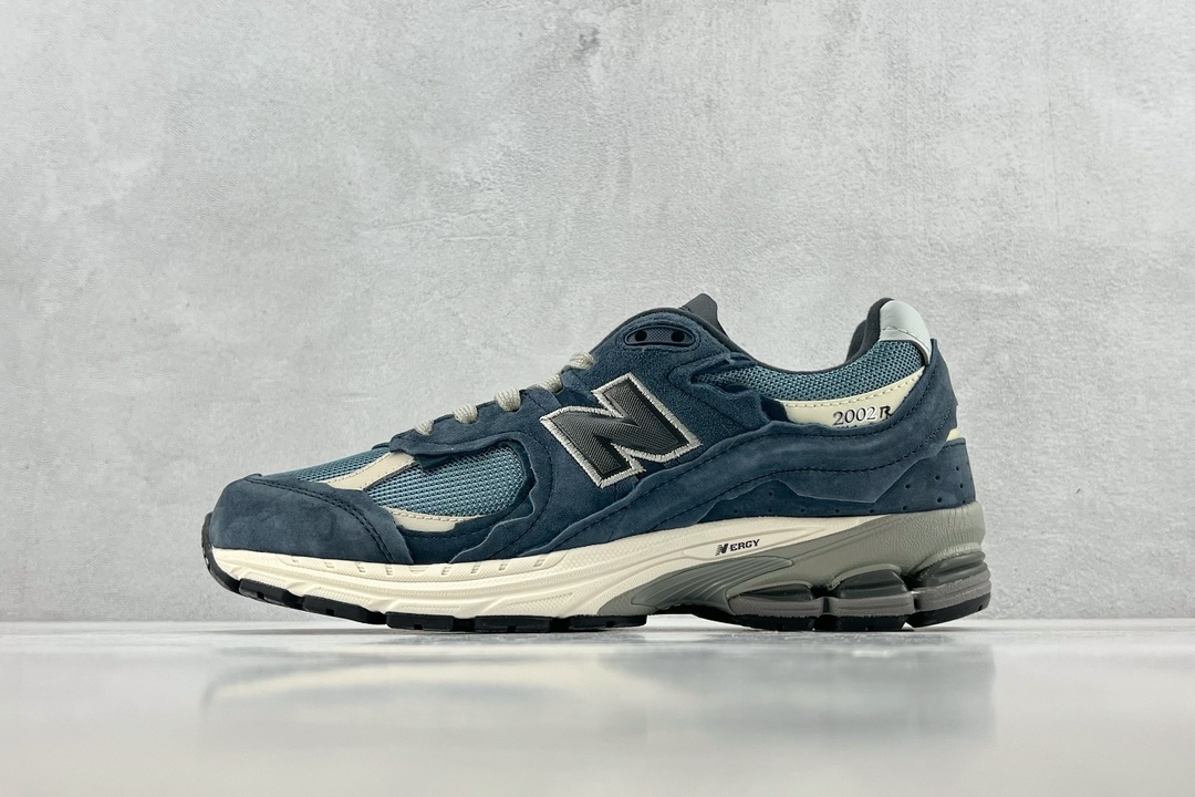 A版NewBalance2002R“