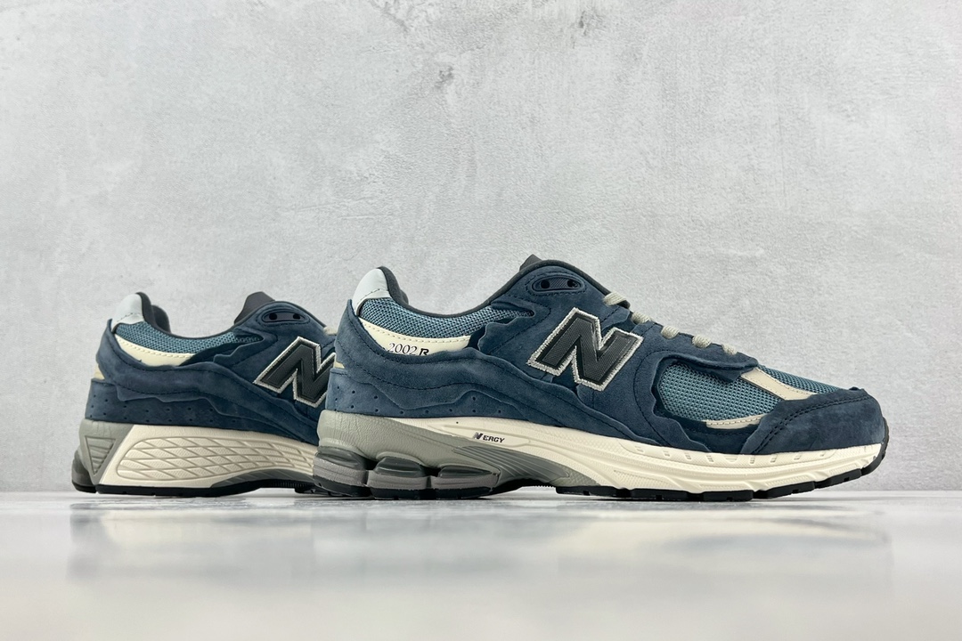 A版NewBalance2002R“