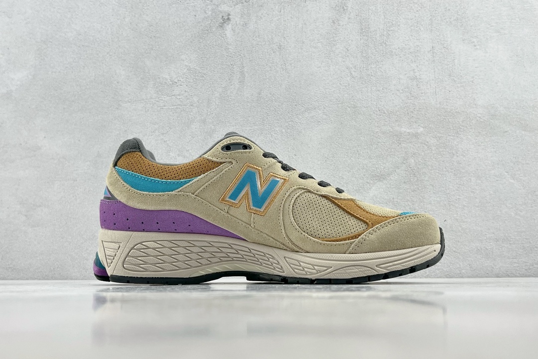 New Balance 2002R beige M2002RWA