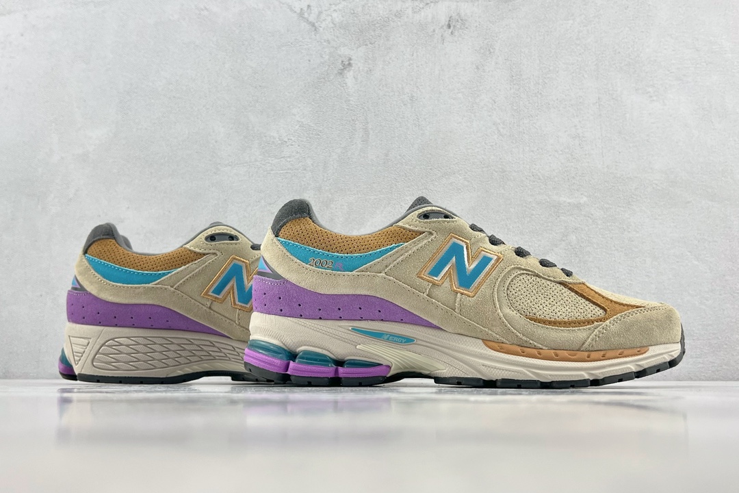 New Balance 2002R beige M2002RWA