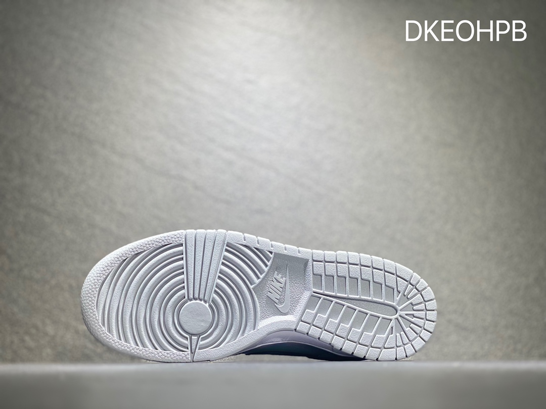 300 Nike SB dunk Low 低帮休闲运动滑板板鞋CV0811-020