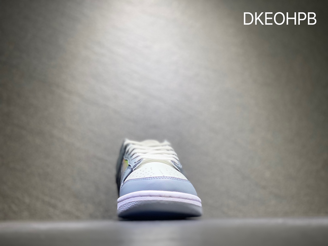 300 Nike SB dunk Low 低帮休闲运动滑板板鞋CV0811-020