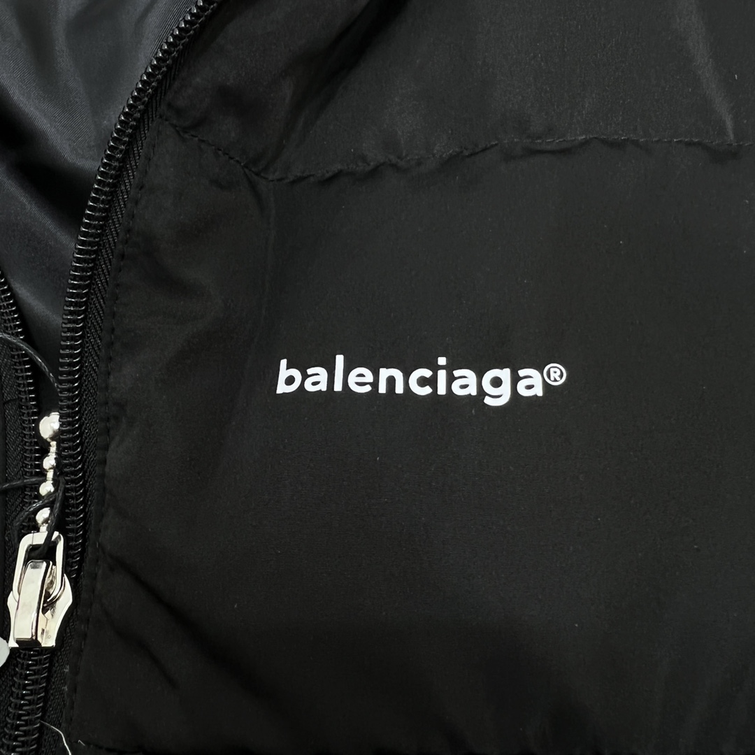 470 Balenciaga巴黎世家BLCG 经典小标羽绒服