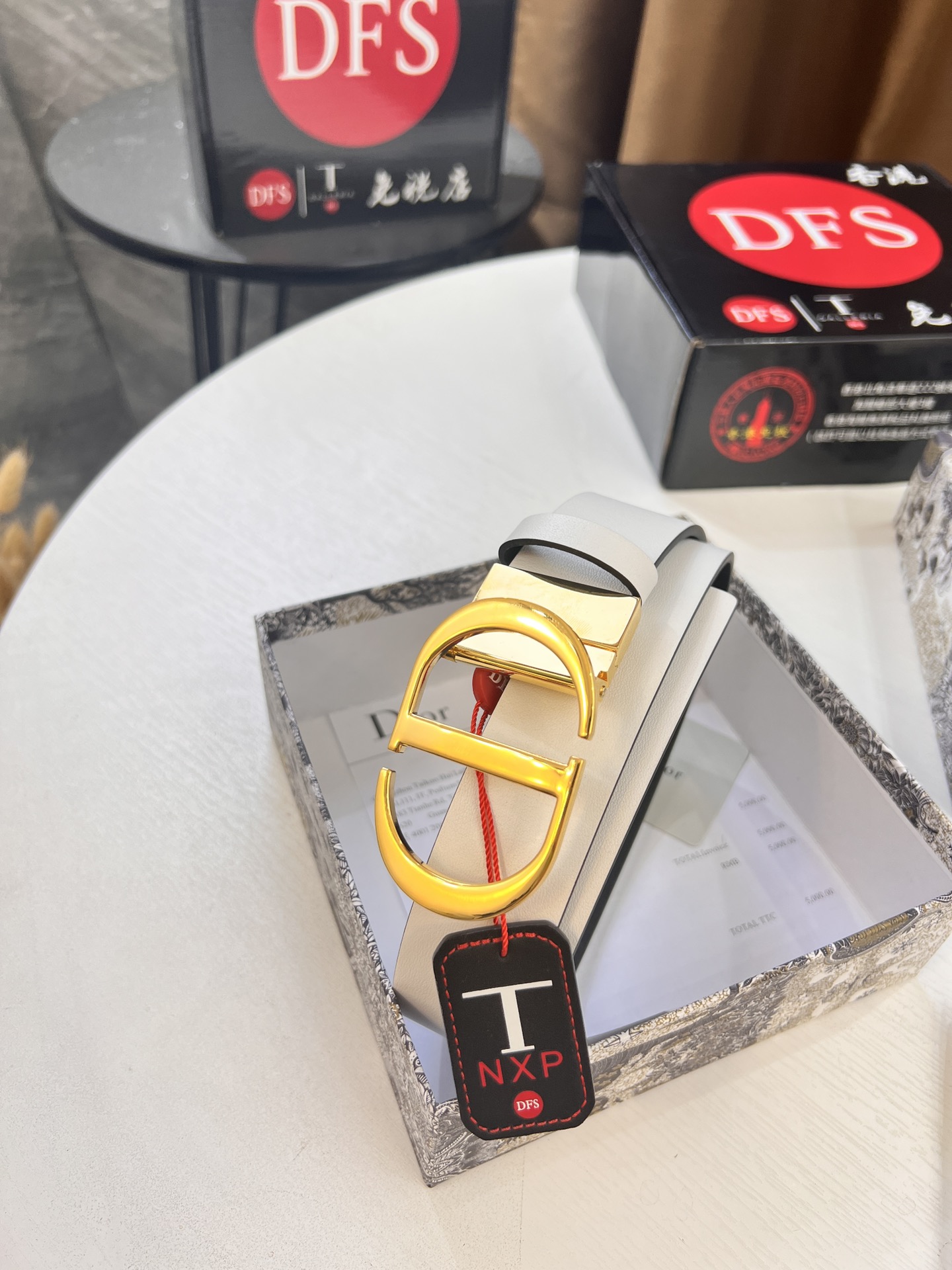 Dior 女神 ，电镀抛光工艺，可以双面使用（迪奥）DIOR