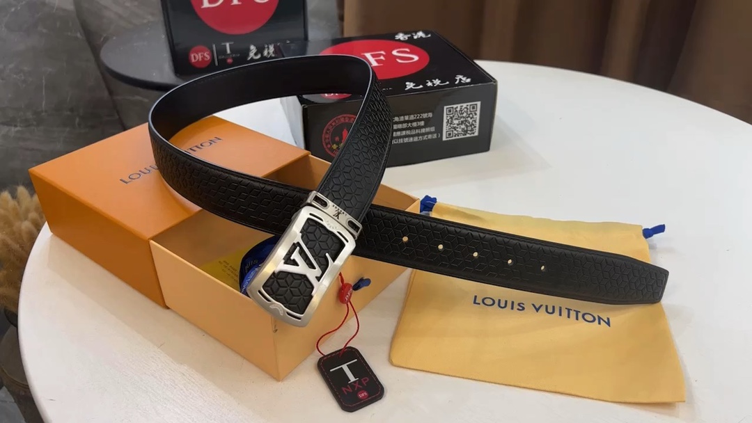 Louis Vuitton 视频防伪感应入网 LV新款压花纹皮带，镶钻五金。 休闲款