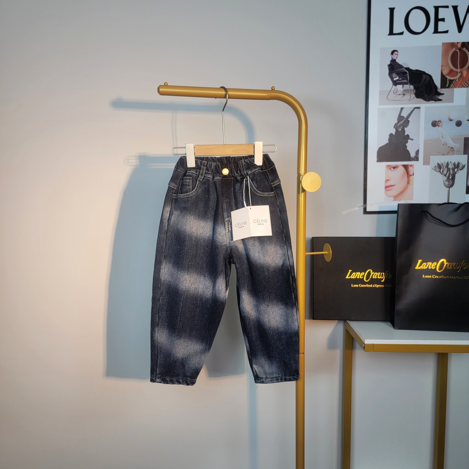 High-Quality Thick Velvet Jeans by CELINE 2022 with Excellent Layout and Handbag Options - 图片 2