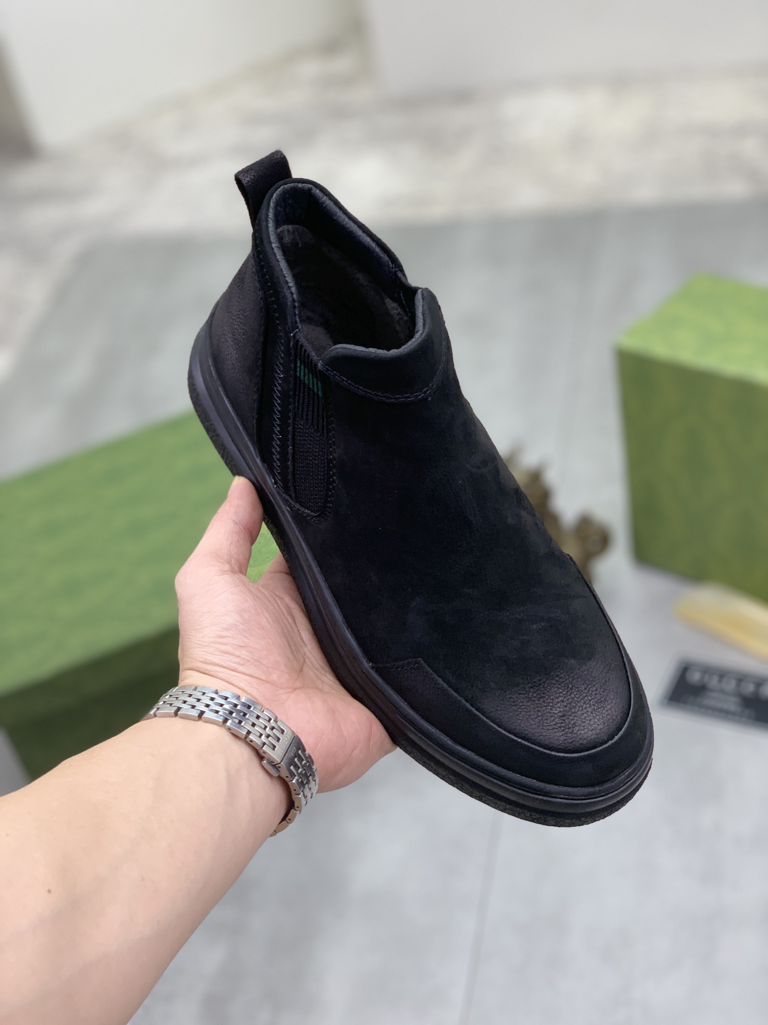 J0 绒里爆款Gucci  古奇 高帮男鞋高端品牌，鞋面采用意大利进口头层牛皮保暖绒里内里垫脚制作，让行走更加便捷舒适，惊世之作打造时尚个性衬托你的与众不同打造时尚个性衬托你的与众不同潮男必备!经典超富弹力橡胶配爆米花大底，数码 38-45 黑色 选