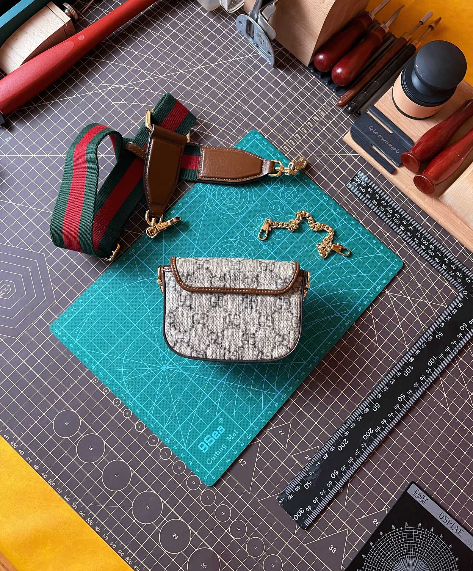Gucci Bag Collection crafted with premium materials and signature design 3