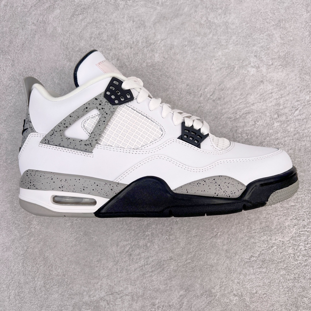 零售💰260 ＃KZ神版福利回馈‼Air Jordan AJ4 Retro 白水泥 840606-190 独家外贸特供尺码含 45.5 49.5 50.5 国内外口碑最好最推荐的产品 市场中端王者 亲自操刀耗时半年巨作 全套原纸板楦头开发 确保原汁原味 完美呈现四代版型 一比一鞋头弧度高度鞋身弧度 此版本只针对中端市场 皮料材质有所更替 其他数据细节工艺流程均保持一致 绝不口嗨 细节品控鞋型随意秒杀市面3XX 4XX 原厂TPU网格鞋带扣 正确内里网布 菱角分明不变形无多余毛边 柔软性质感一致于原鞋 市场唯一原厂鞋扣模具 背面可见隐藏注塑口 原厂织唛标 原厂飞人电绣工艺 尾指中部跳三针 独家绑鞋带手法 印刷中底布 四线拉帮 米色美纹纸贴合固定 进口港宝加持 后跟自然饱满 全鞋荧光划线卡点 追求极致完美 每一双都是工艺品 多重QC质检 超越公司货的品控标准 实实在在的免检产品 尺码：40 40.5 41 42 42.5 43 44 44.5 45 45.5 46 47.5 48.5 49.5 50.5 编码：by2936060-运动鞋