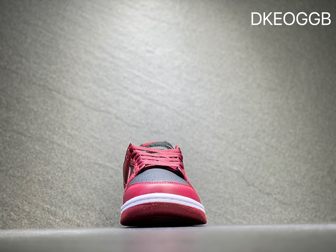 300 Nike SB dunk Low 低帮休闲运动滑板板鞋 DN1431-002