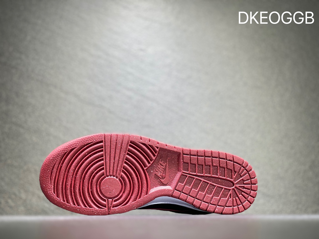 300 Nike SB dunk Low 低帮休闲运动滑板板鞋 DN1431-002