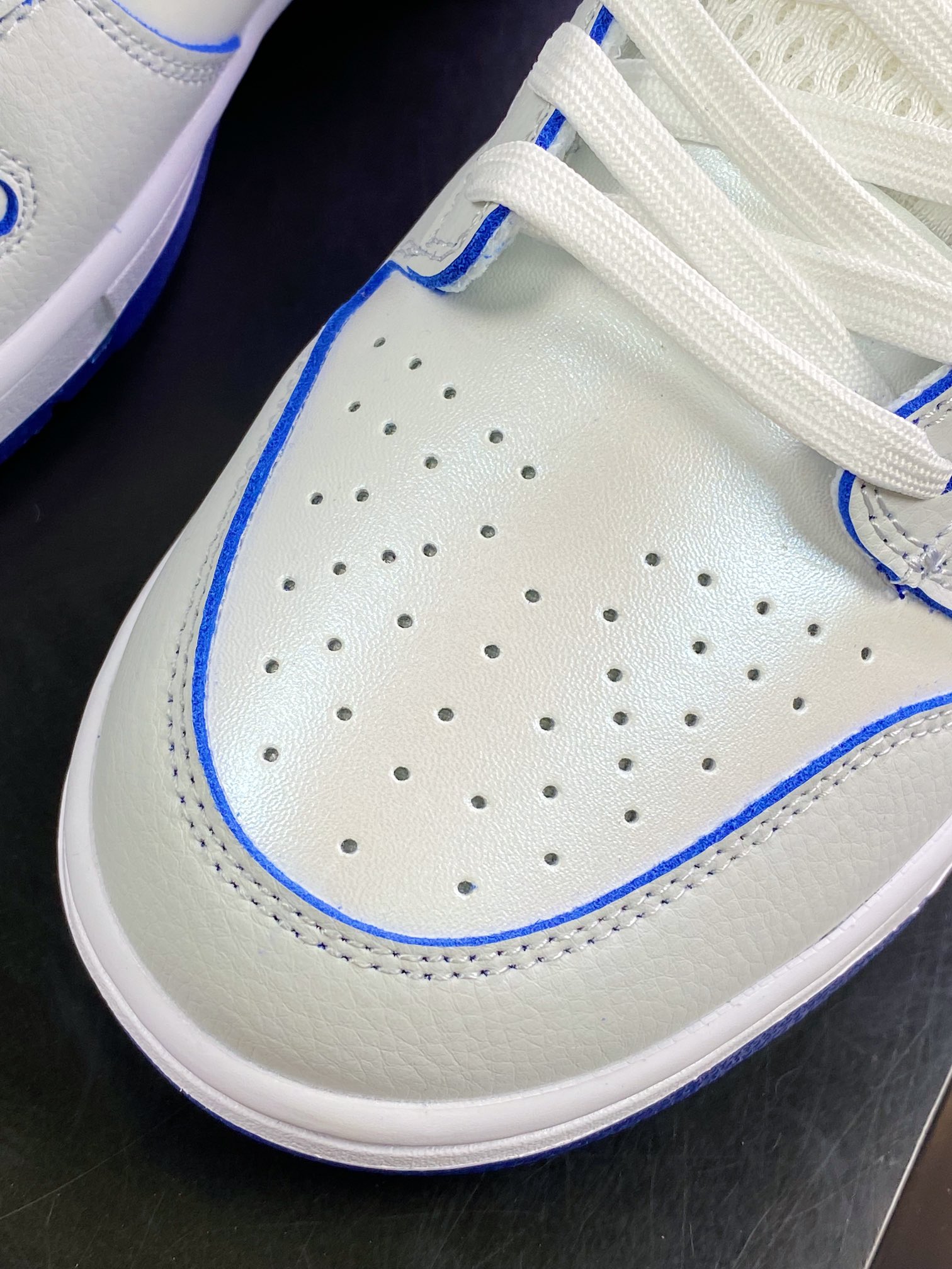 220 WMNS SB Dunk Low GS"Ivory Hyper Royal"扣篮系列低帮休闲运动滑板板鞋“米白蓝”FB1841-110