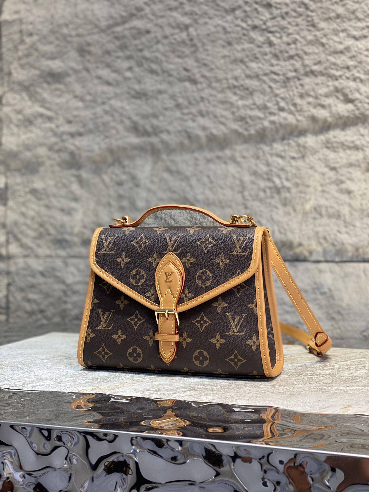 NO:176439,Duty-free version Exclusive boutique, hot-selling counters, women's I VY, presbyopia briefcase, M44919, presbyopia fabric, leather, quality details are newly upgraded!  23.5*18*9cm,19860909免税版本 独家精品 专柜热卖款 女士I VY 老花公文包 M44919,老花面料 皮料 质量细节全新升级！23.5*18*9cm,,Bag