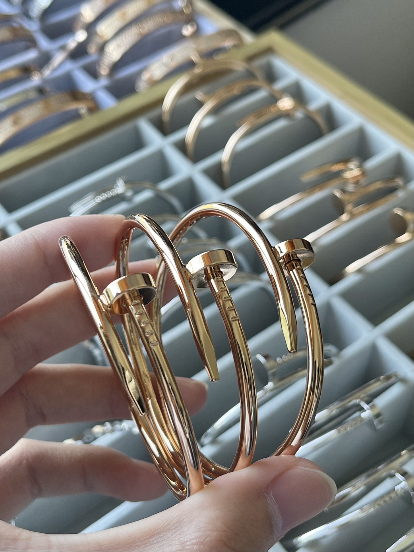 Cartier 高版本钉子手镯 玫瑰金色