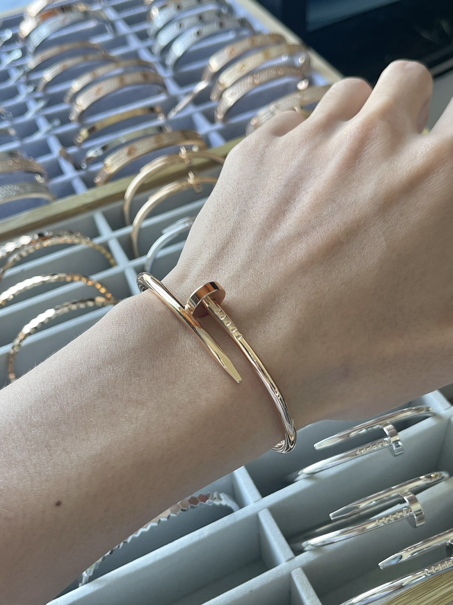 Cartier 高版本钉子手镯 玫瑰金色