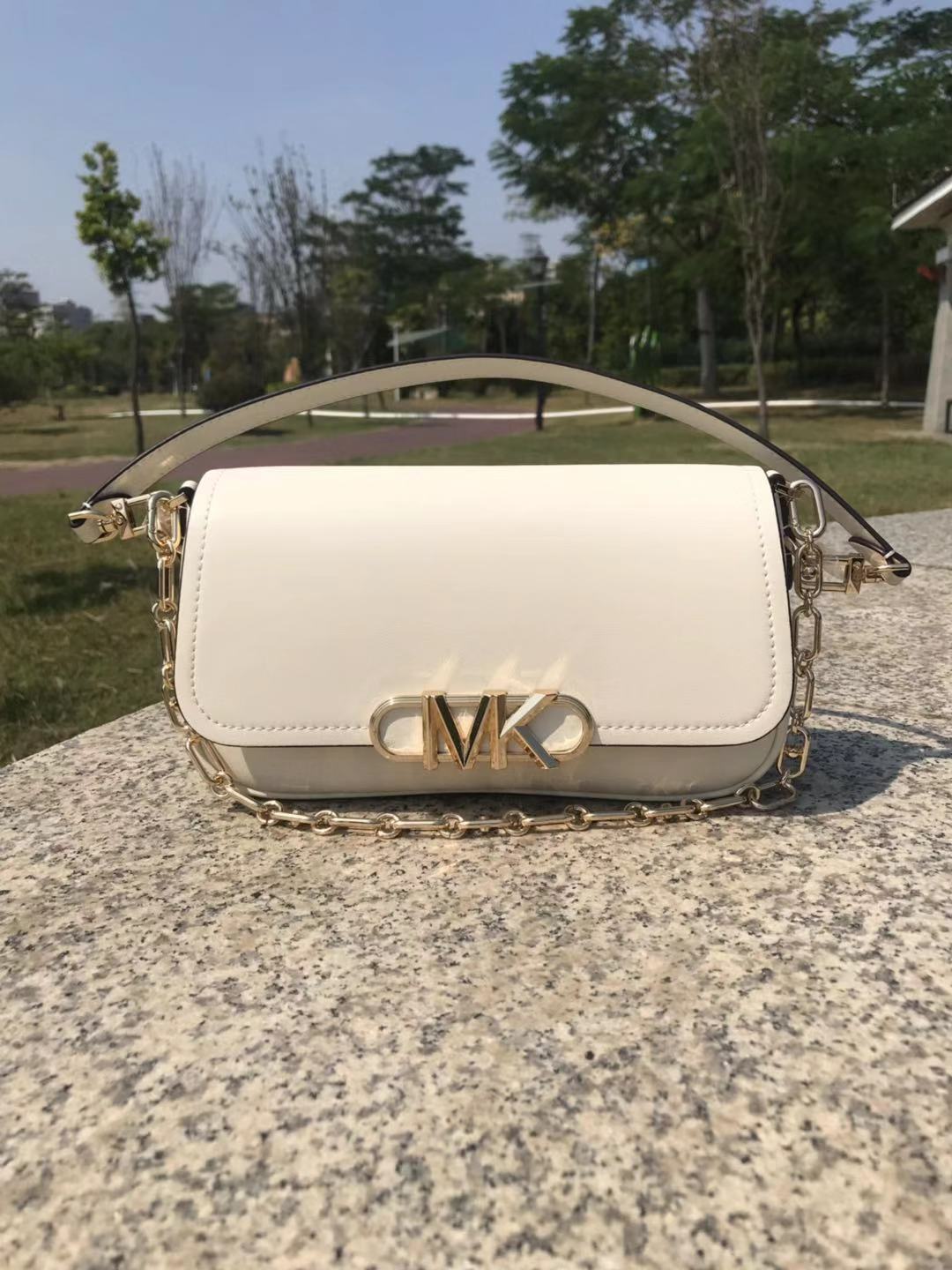 Michael Kors Mk2022年新款腋下包
