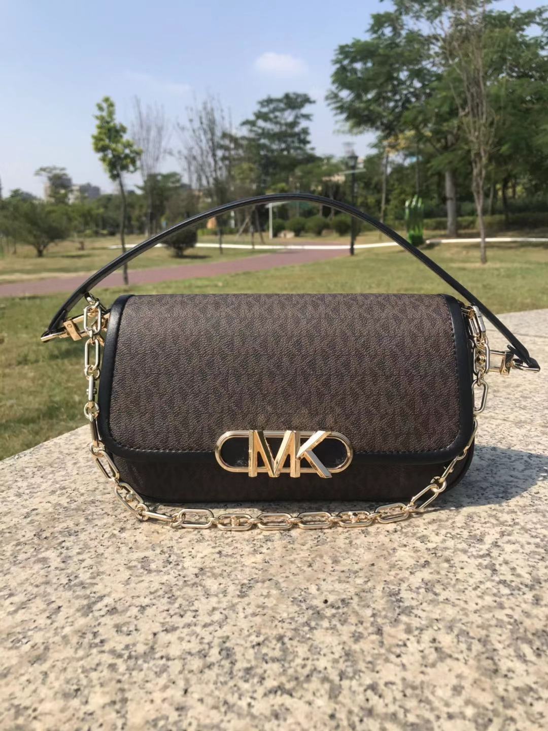 Michael Kors Mk2022年新款腋下包