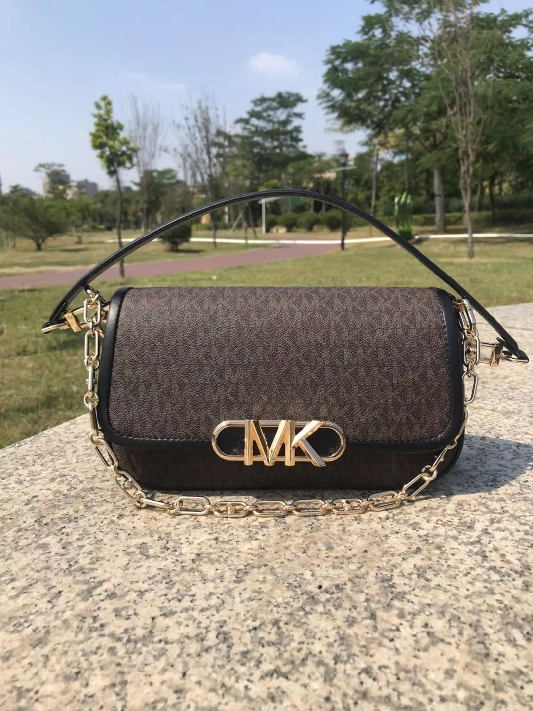 Michael Kors Mk2022年新款腋下包