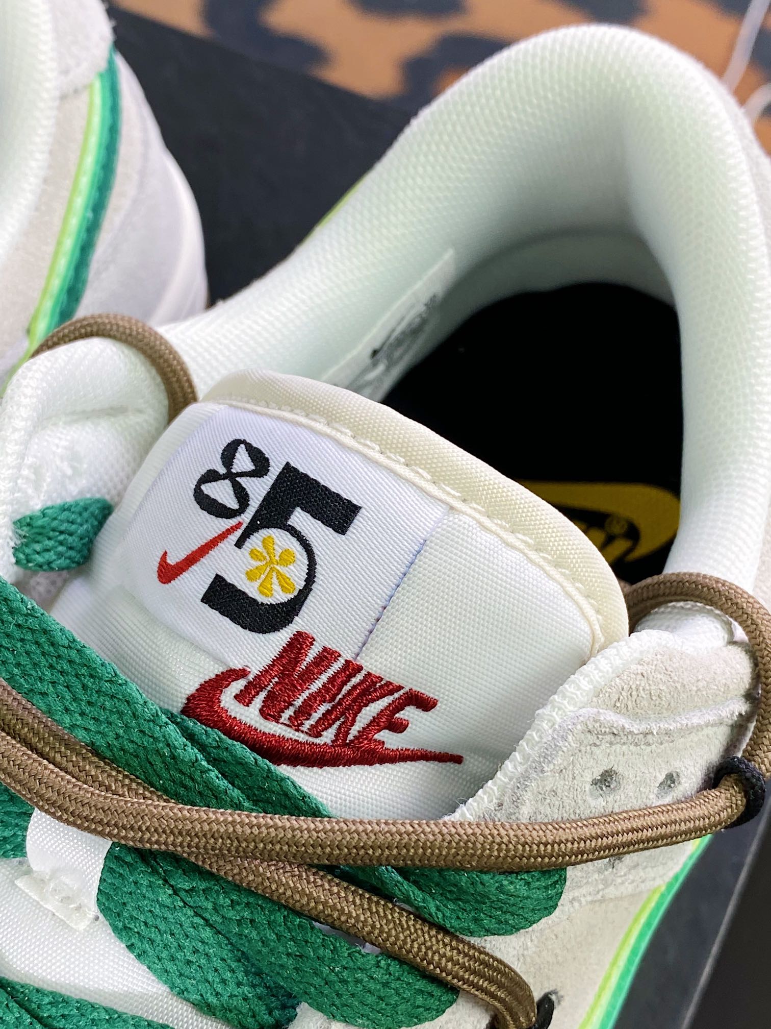 260  SB Dunk Low SE ”85 Grey Green”扣篮系列DO9457-100