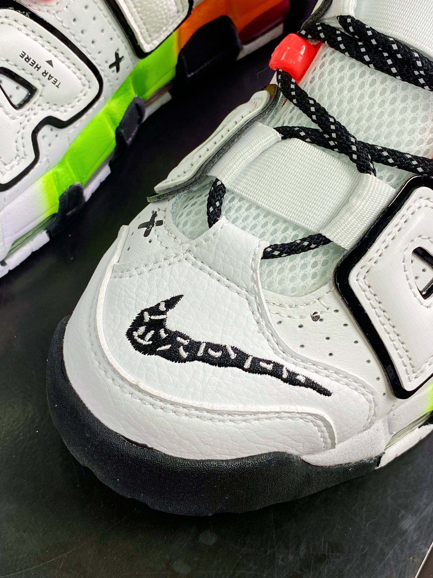 260 Air More Uptempo'96”Racer Pink and Green Strike”皮蓬一代DV1233-111