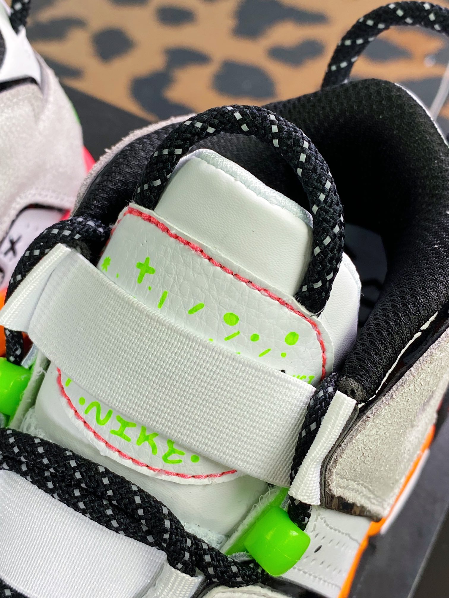 260 Air More Uptempo'96”Racer Pink and Green Strike”皮蓬一代DV1233-111
