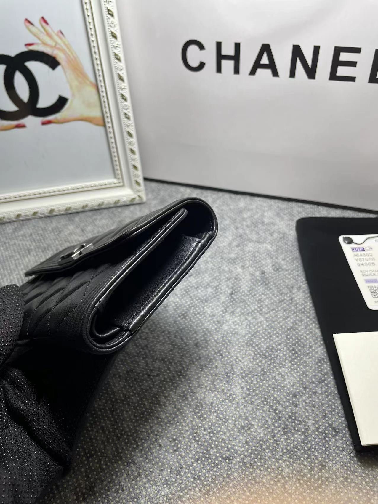 .   CHANEL。 leboy中号三折钱包💦款号A84302
小羊皮配复古五金,菱格纹路.原单品质!